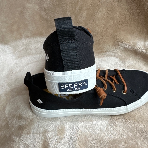 Rare OBX  Sperry Women’s Outer Banks Slip on Shoes fromNetflix Hit Show - Picture 8 of 10